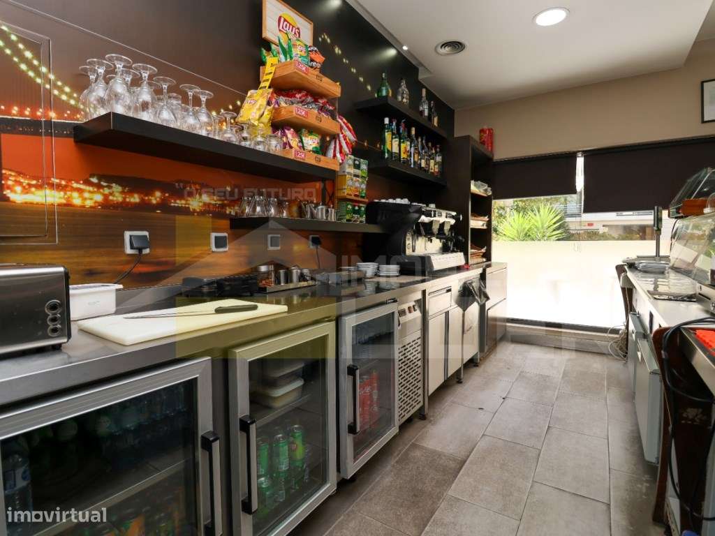 Imóvel localizado no centro de Alcabideche, situado no R/C, com arr... - Grande imagem: 4/9