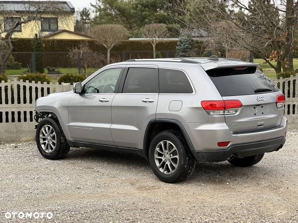 Jeep Grand Cherokee - 14