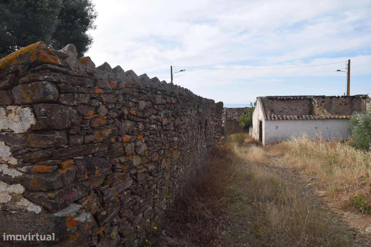 Moradia T4 para Recuperar, zona Alta na Serra de Tavira-12