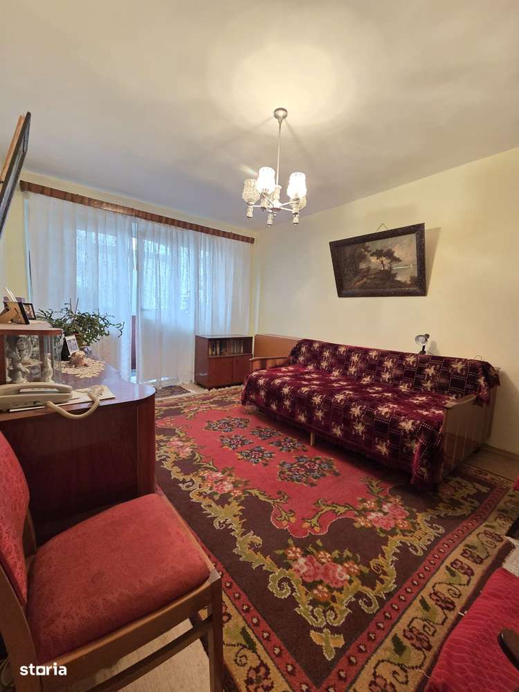 3 Camere confort 1 decomandate Capatul lui 4-7