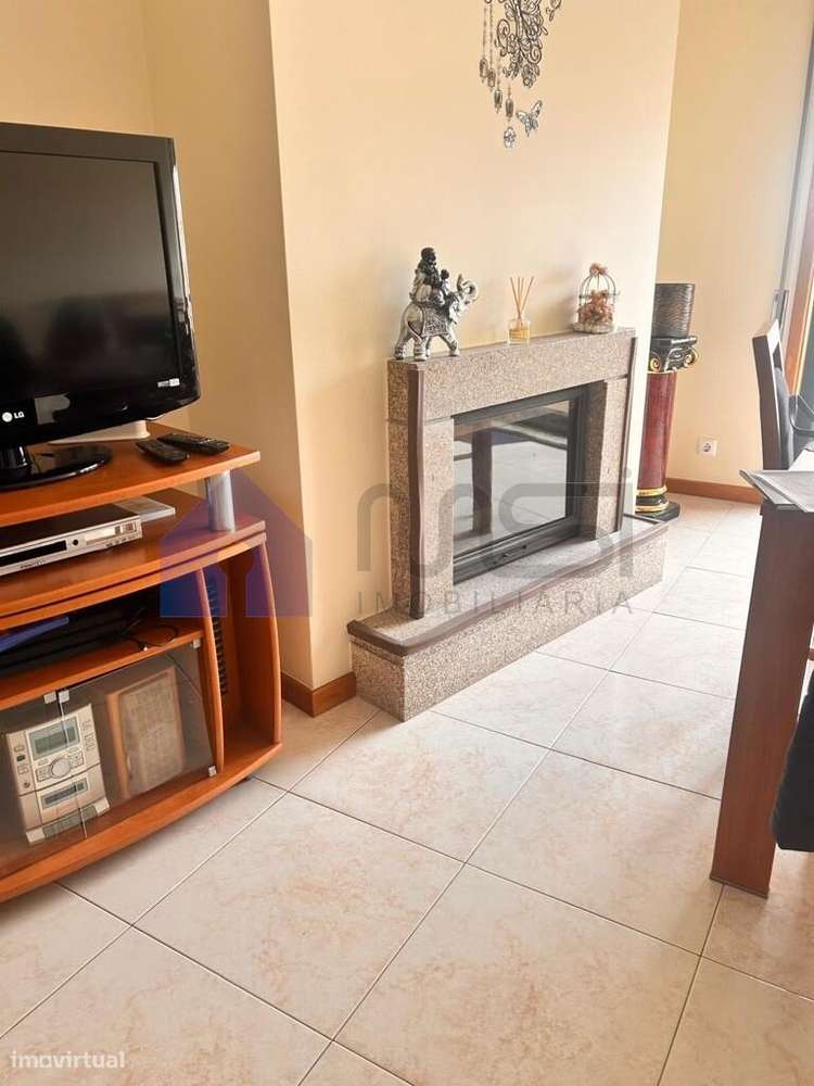 Apartamento T2+1 em Guifões | Garagem e Arrumo-9