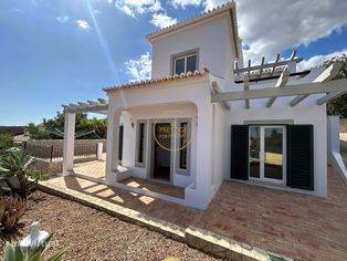 Moradia V4 à venda em Loulé, Algarve