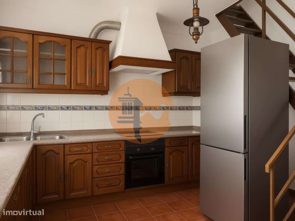 Moradia isolada no campo, próximo da aldeia de Cachopo - Grande imagem: 3/29