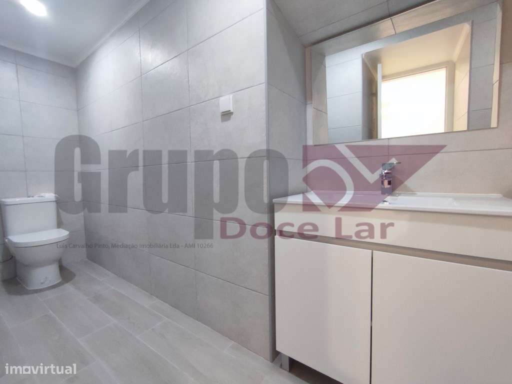SESIMBRA - Apartamento T2 TOTALMENTE REMODELADO-11