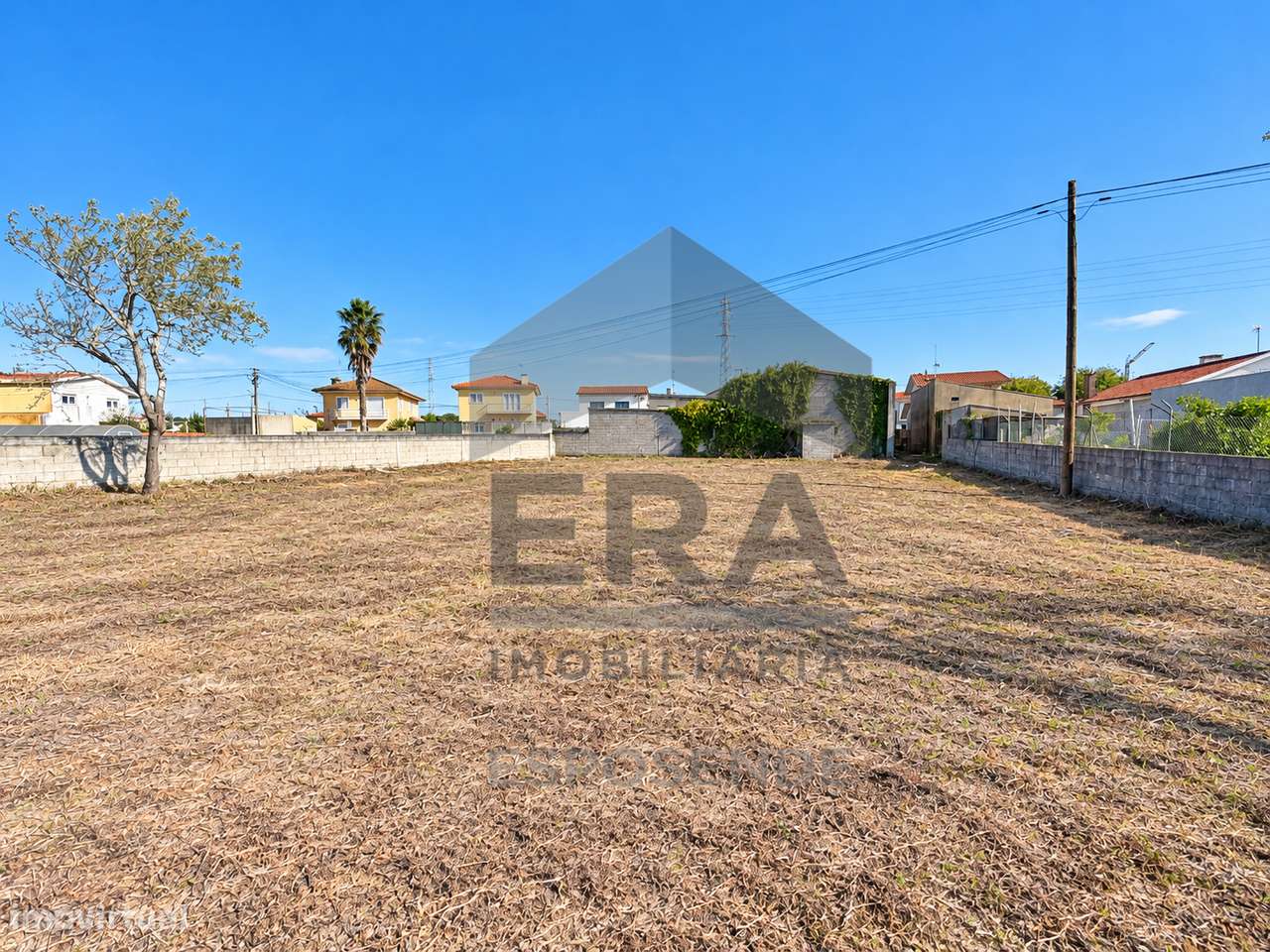 Amorim: Terreno de 1.775 m² com Moradia e Armazém-4