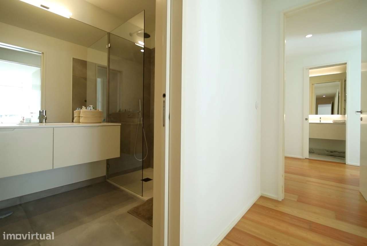 Apartamento T3 de Excelência em Matosinhos, terraço de 40 m² e lugar d-22