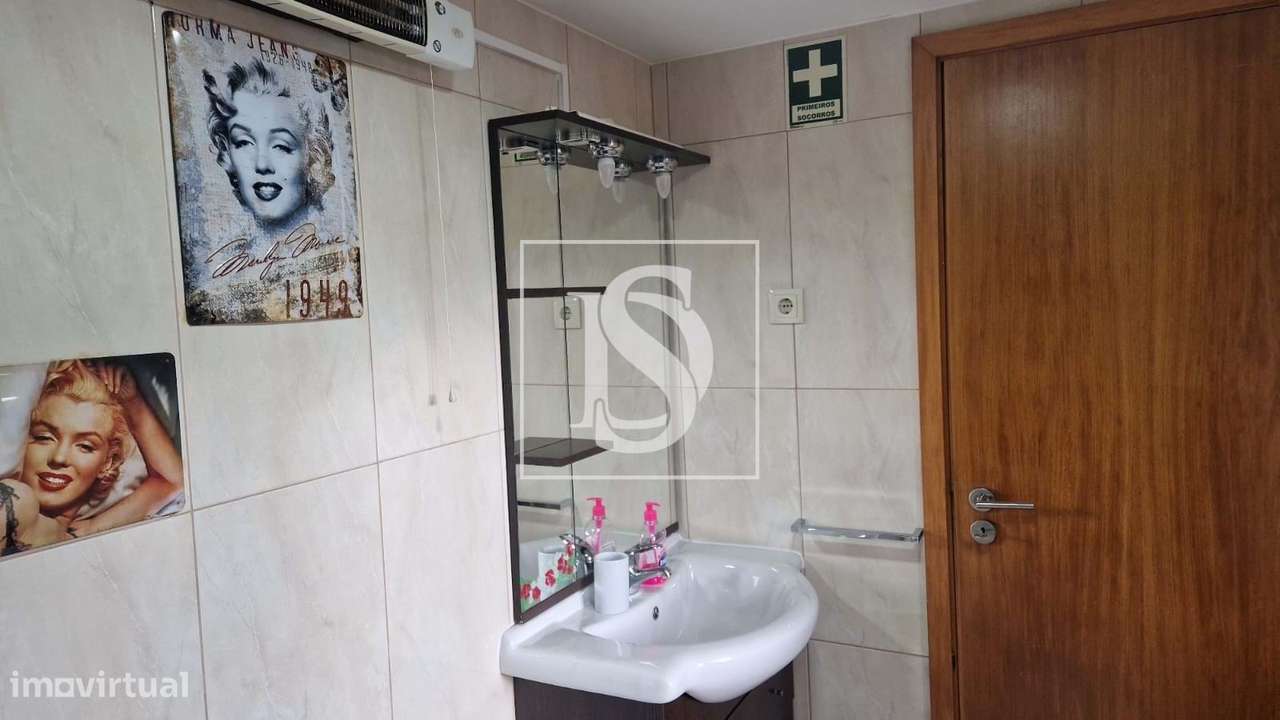 Vivenda Rústica T2- Renovada para venda em Salamonde Vieira do Minho-36