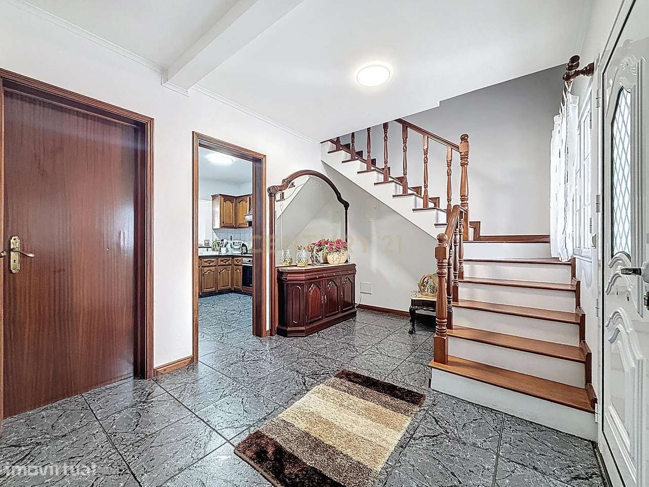 Moradia Moderna e Funcional no Coração da Vila de Nordeste - Grande imagem: 3/25