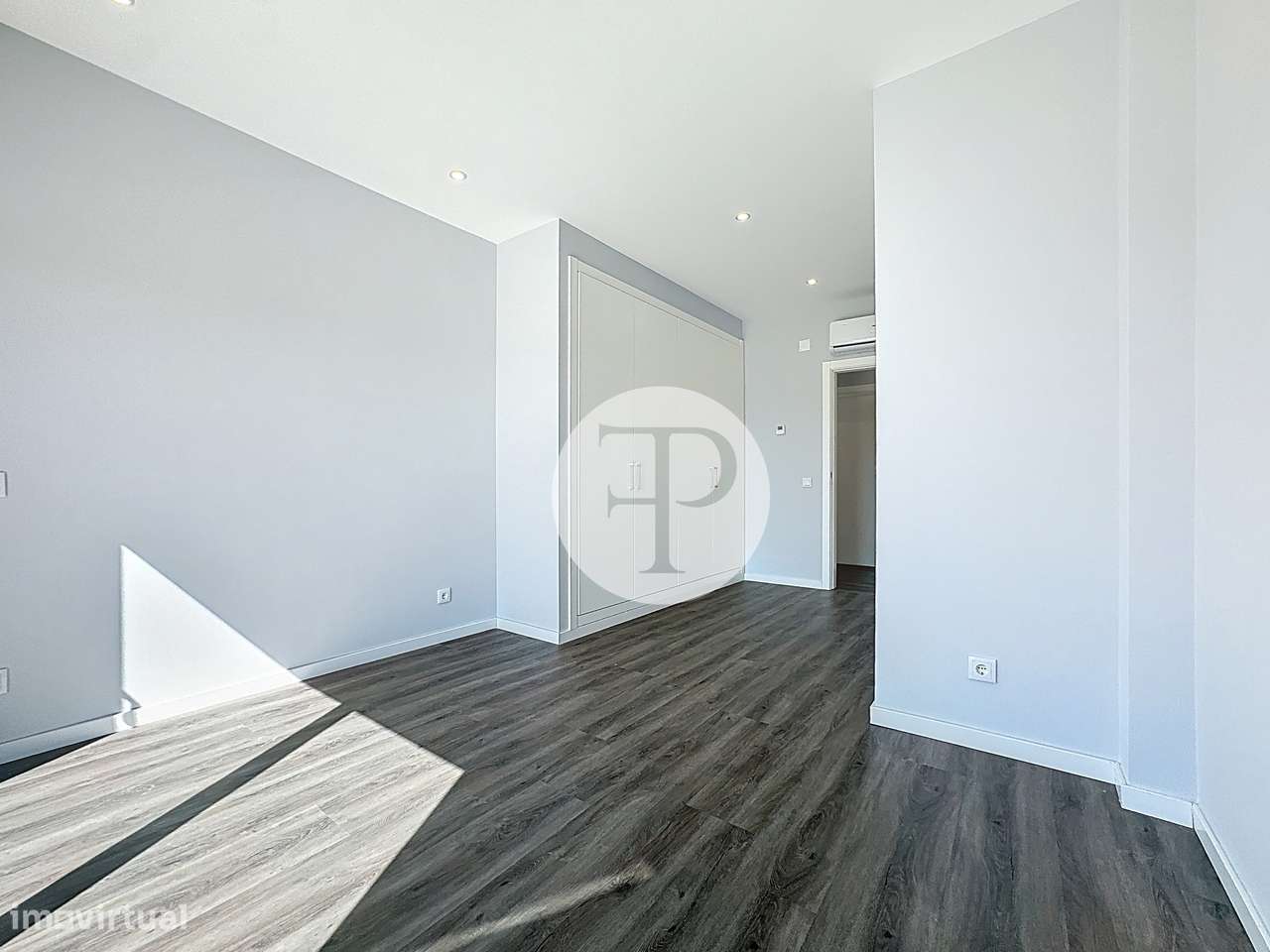Moradia T4 com 2 suítes, piscina interior central em Alfeizerão-24