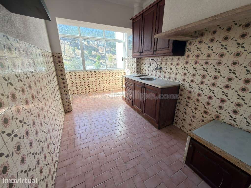 Apartamento no centro de Sesimbra para remodelação-5