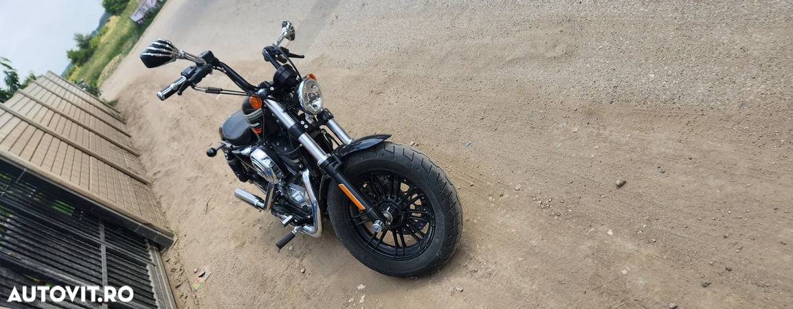 Harley-Davidson - 10