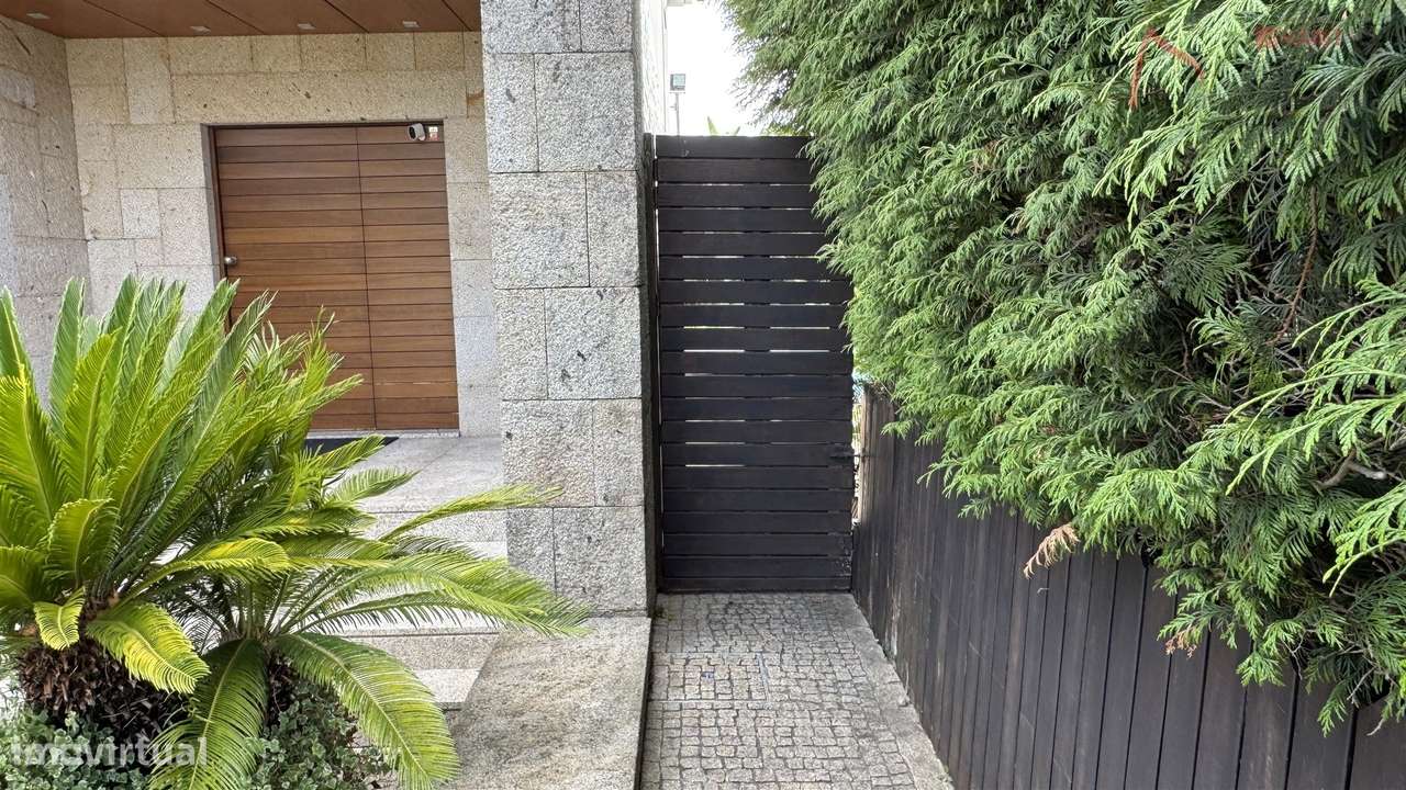 Moradia Isolada T3 com Piscina em Adaufe, Braga-8