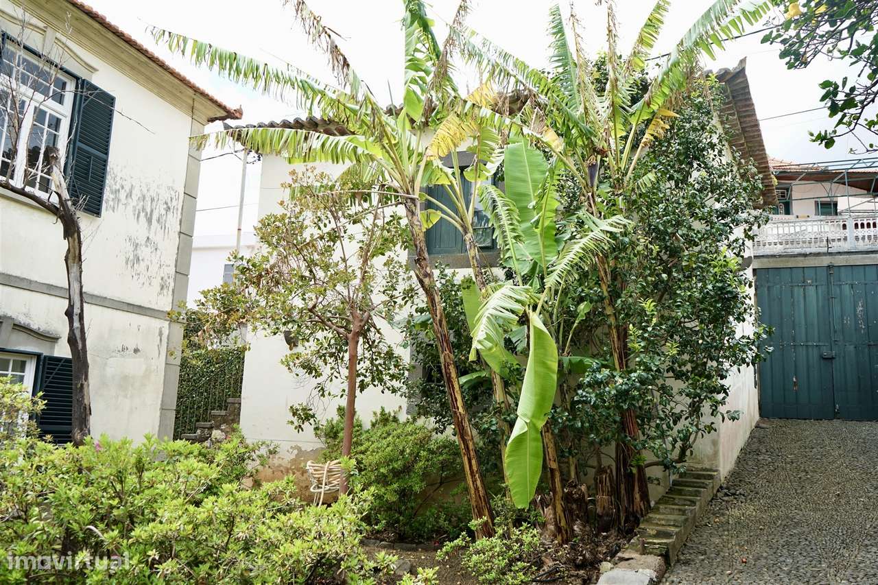 Fantástica moradia num lote de 1360m2-34