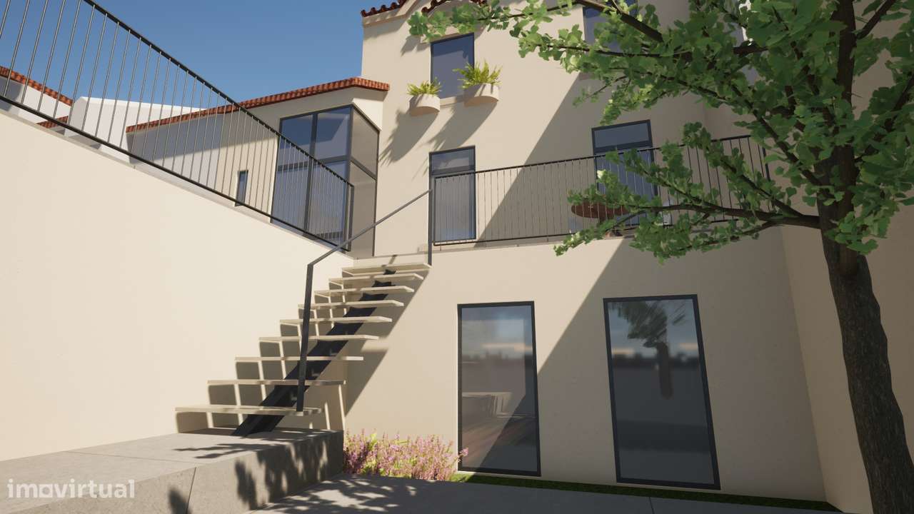 Moradia T3 p/ recuperar no centro histórico Rua Serpa Pinto no Porto. - Grande imagem: 1/23