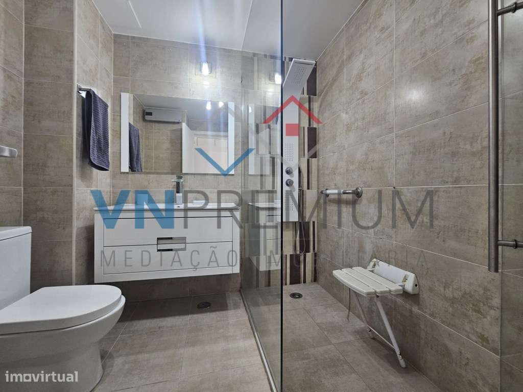 Excelente apartamento T4 em frente ao Casino do Estoril-25