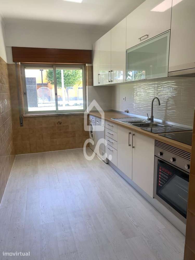T2 remodelado, perto da Baía do Seixal-30
