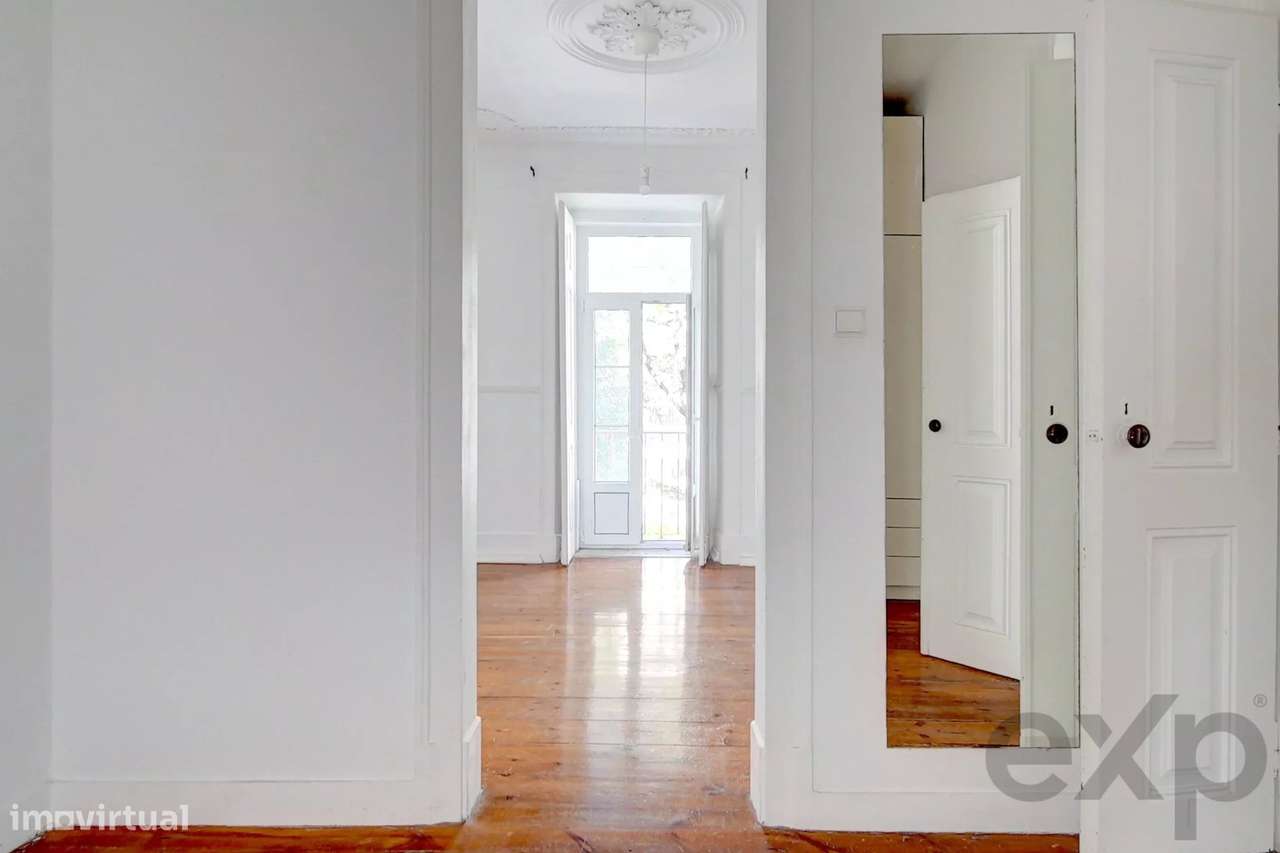 Apartamento T1+1 junto ao Jardim da Estrela – Lisboa-12