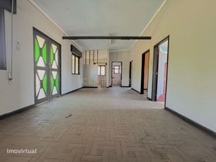 Moradia com 4 quartos, 3 armazéns e muito potencial em Freamunde, Paço - Grande imagem: 4/34