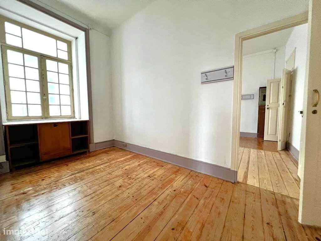 Escritório na Av. dos Aliados - Grande imagem: 5/25