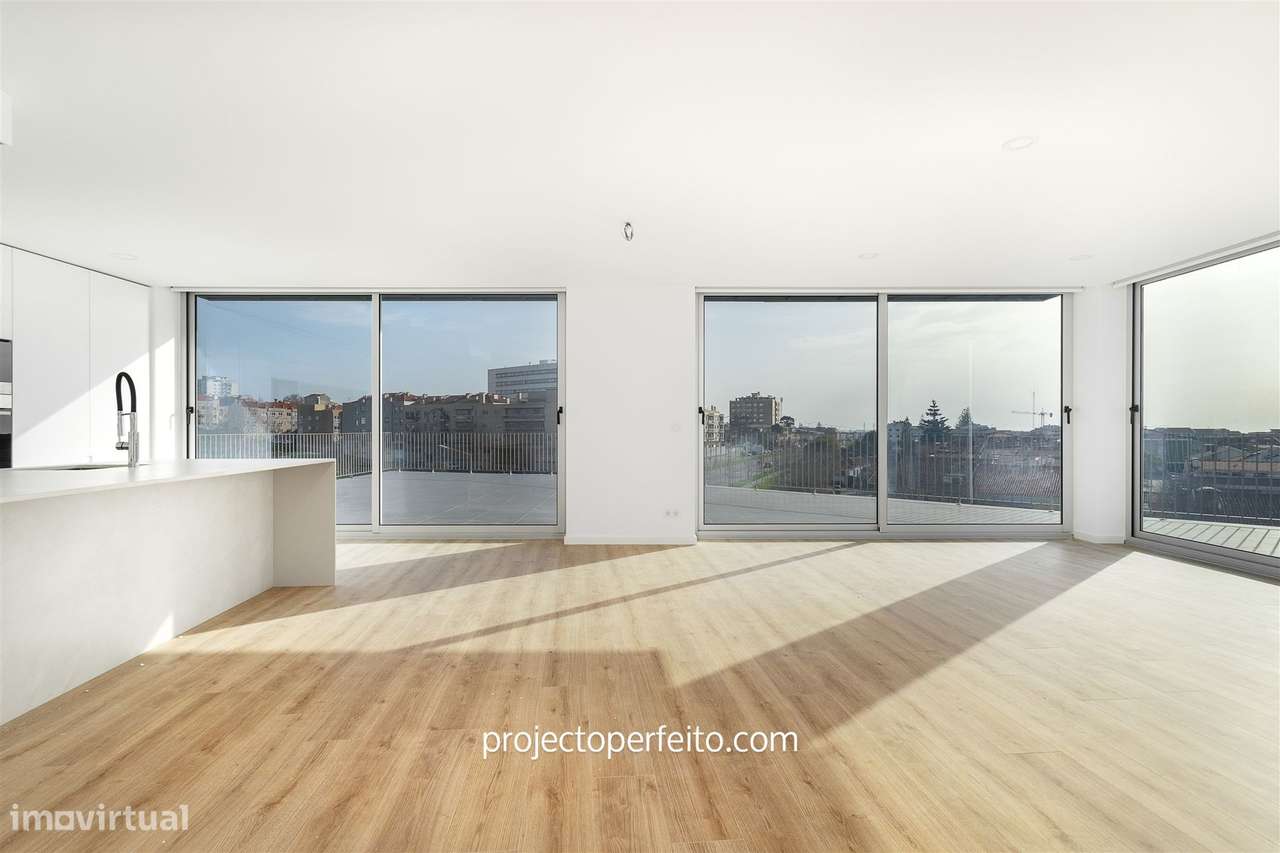 Penthouse de tipologia T4 com terraço de 160 metros quadrados. - Grande imagem: 2/33