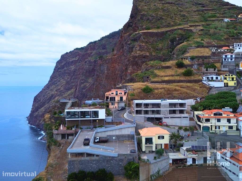 Apartamento T3 'The Cliffside View' | Câmara de Lobos - Grande imagem: 5/36