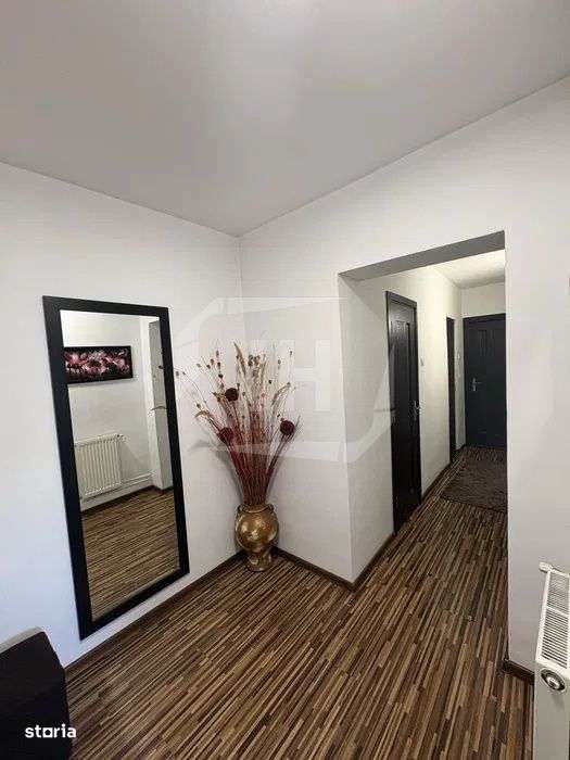 Apartament 3 camere, 2 bai, etaj intermediar, la cheie! - Imagine principală: 5/8