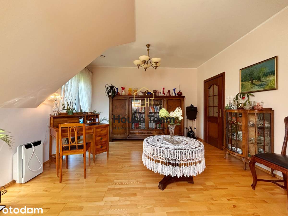 Klasyczny i stylowy dom - Niwy - 251 m2-18