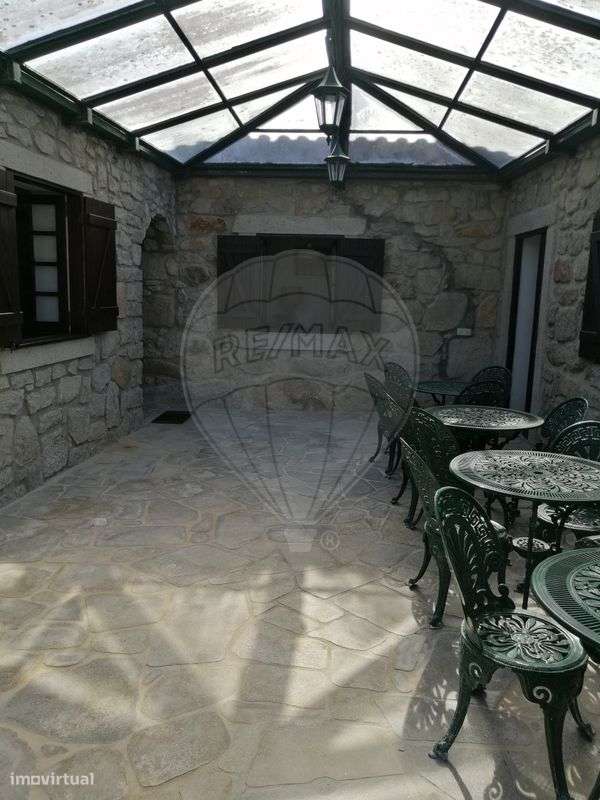 Moradia T6 para venda-12