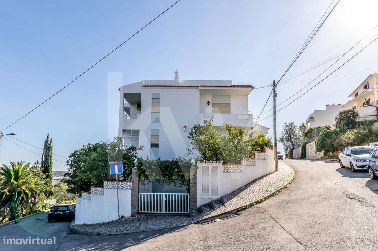 Moradia T4 com 2 Suítes, Garagem e Terraço - Ladeira do Vau, Portimão - Grande imagem: 2/60
