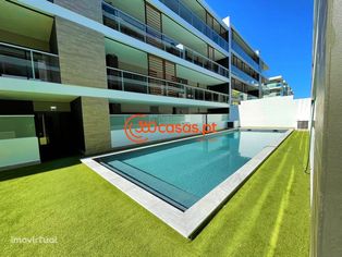 Apartamento T3 novo com piscina, garagem e arrecadação em Faro