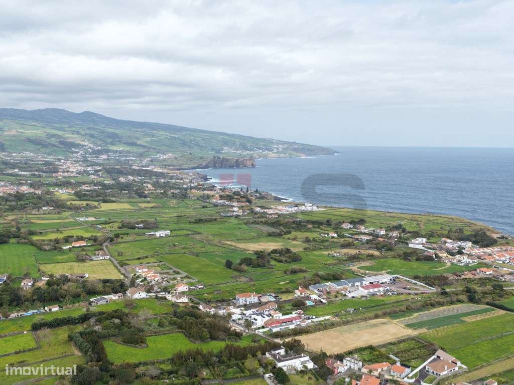 Moradia Térrea em Fenais da Luz: Conforto e Proximidade ao Mar-24