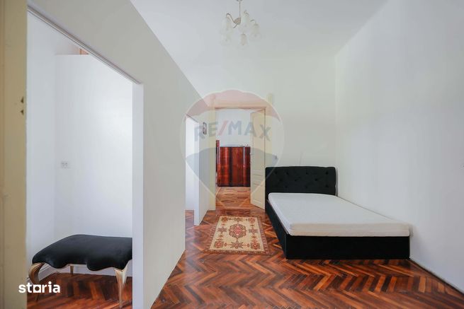 Apartament cu 4 camere de vânzare în zona Ultracentral-2