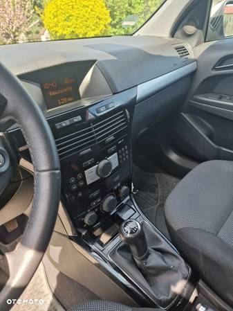 Opel Astra 1.7 CDTI DPF Cosmo - 9