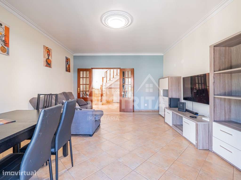 Moradia Geminada T3 com Garagem, Excelentes Áreas e Localização Pri...-5