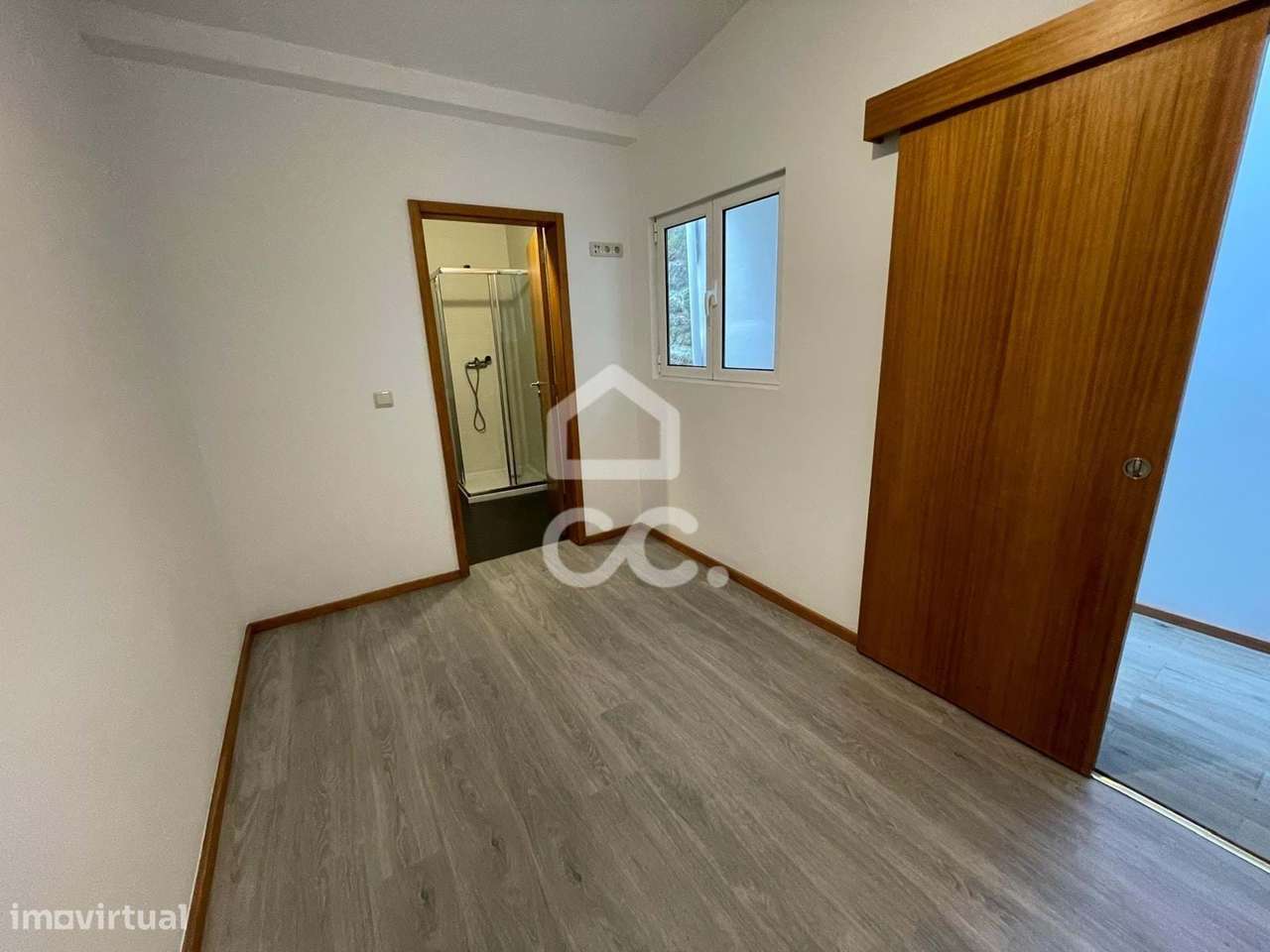 Moradia T2+1 Renovada em Campanhã-8