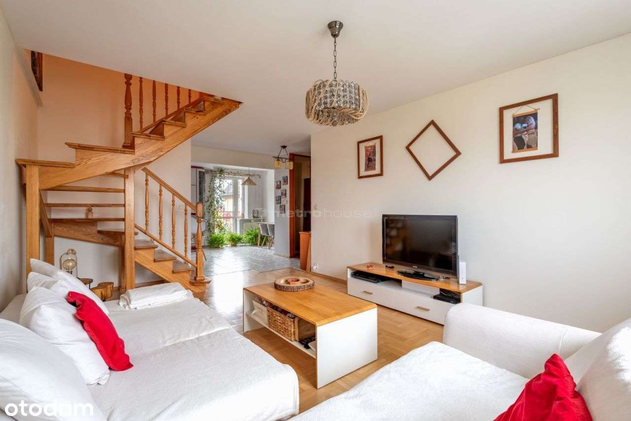 Dwupoziomowe mieszkanie Hallera, Osiedle Generałów-1