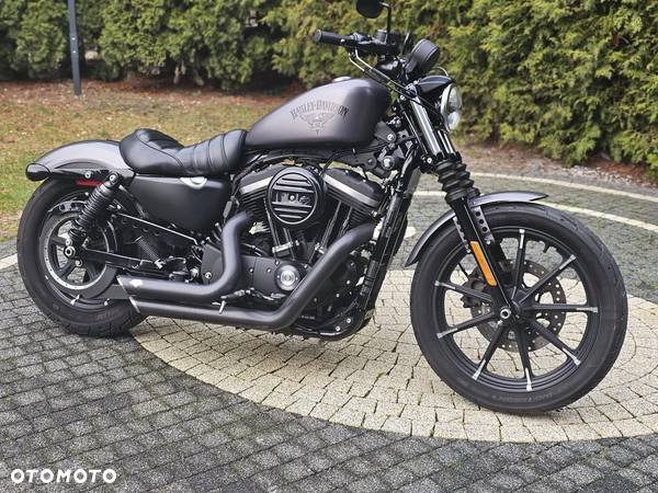 Harley-Davidson Sportster Iron 883 - 2