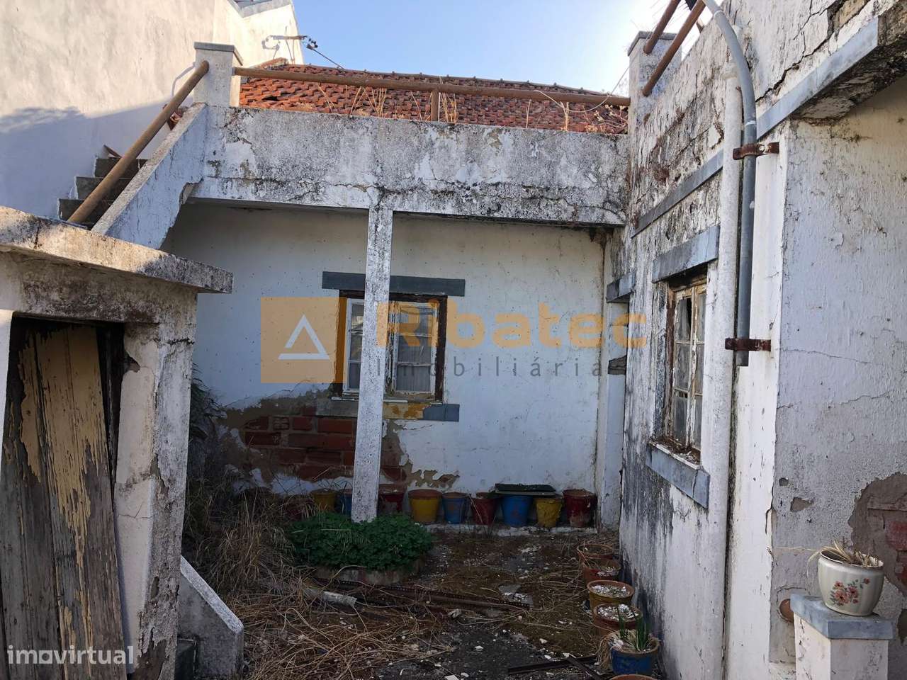 Moradia T2 para remodelar em Vila Nova da Erra, Coruche - Grande imagem: 4/11