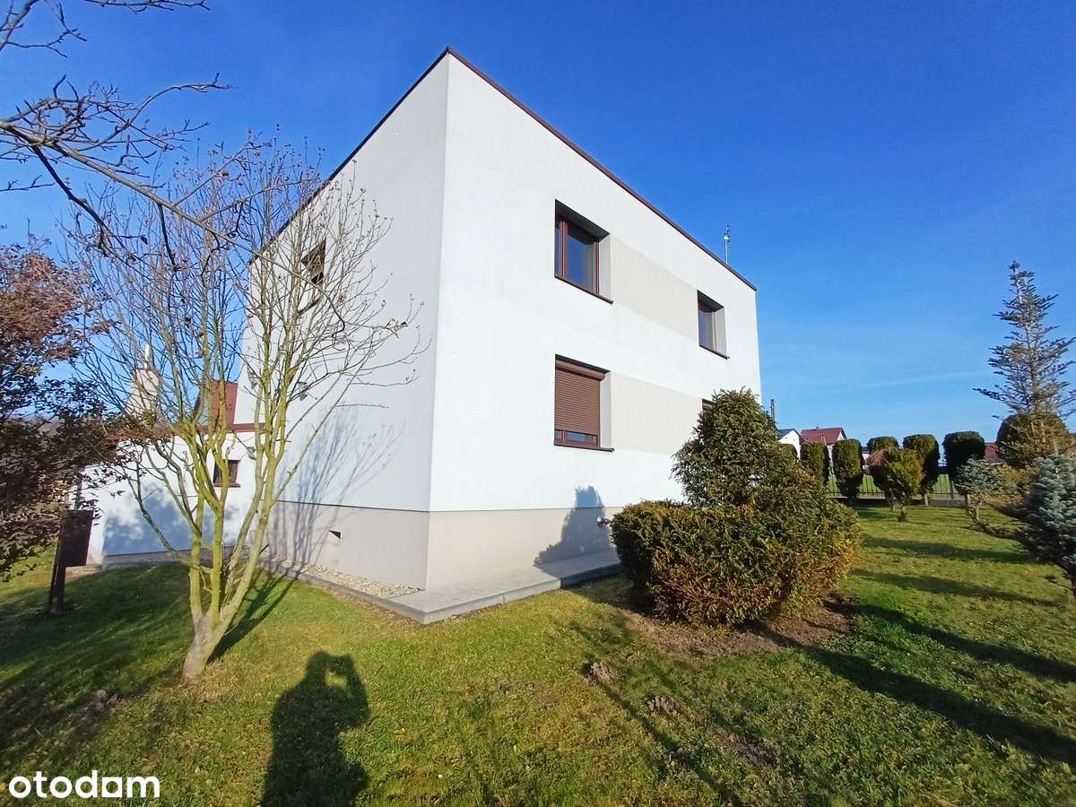 Przestronny dom z garażem i budynkiem gospodarczym - Pełny obrazek: 4/20