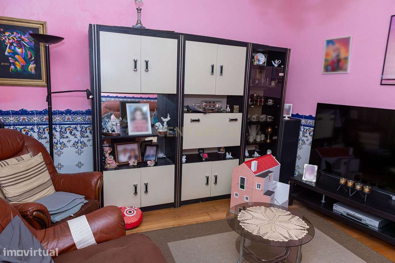 Simpática moradia no centro da vila de Fanhões - Grande imagem: 5/23