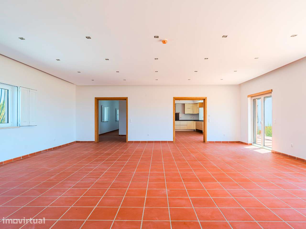 Moradia T4 inserida em propriedade com 9.680 m²-9