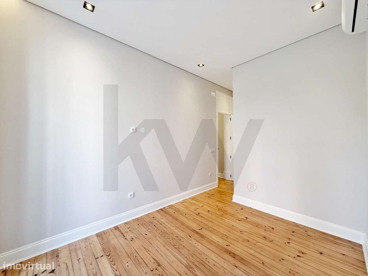 T3 REMODELADO | 2 SUITES | CLOSET | LOGRADOURO 35 m2 | AV. ALMIRANTE R-11