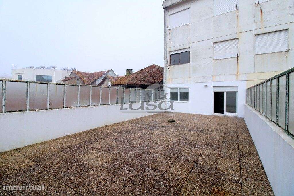 T2 Renovado, para Arrendamento a 200 metros da Avenida da República - Grande imagem: 4/15