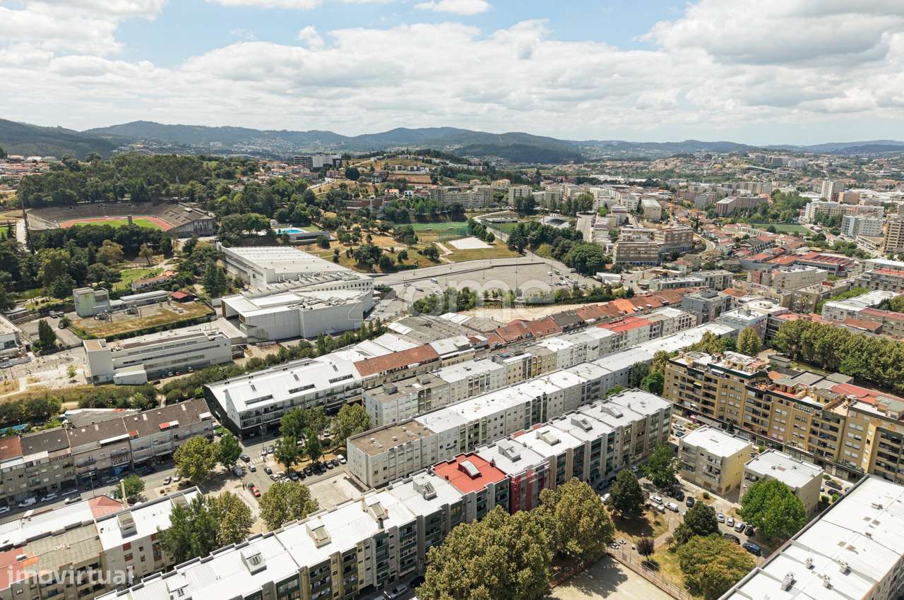 Loja e armazém na Rua Conselheiro Lobato, Braga - Grande imagem: 5/59