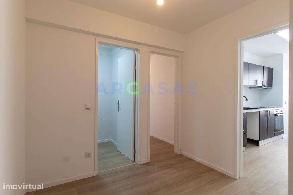 Apartamento T3  com varanda e lugar de garagem em Baguim do monte, Gon-8