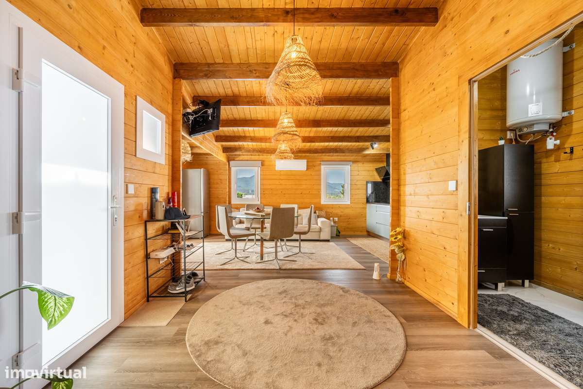 Moradia individual T2 térrea com piscina-10