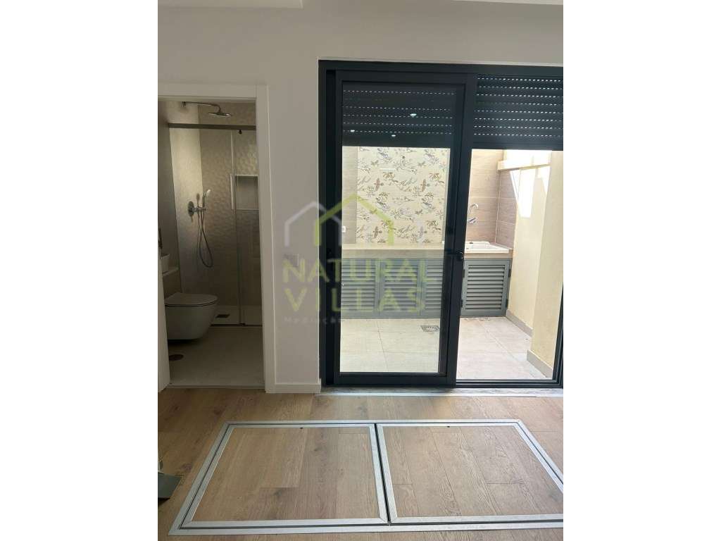 Moradia em Banda T2 Moderna junto à Baixa de Faro - Grande imagem: 5/15