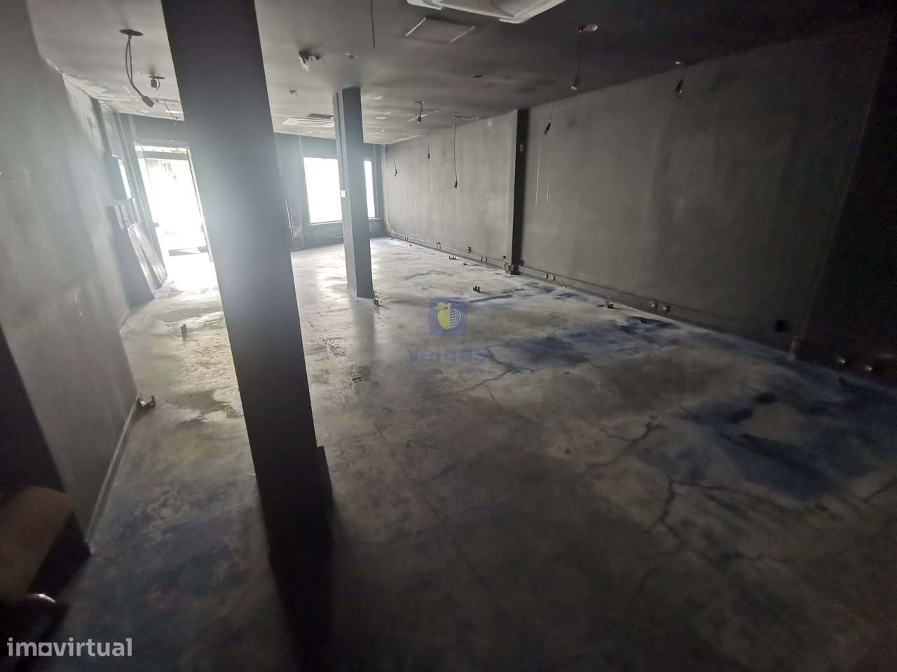 Loures, Excelente Espaço de 83+49m2 com 2 Montras, EQUIPADO com extraç - Grande imagem: 4/14