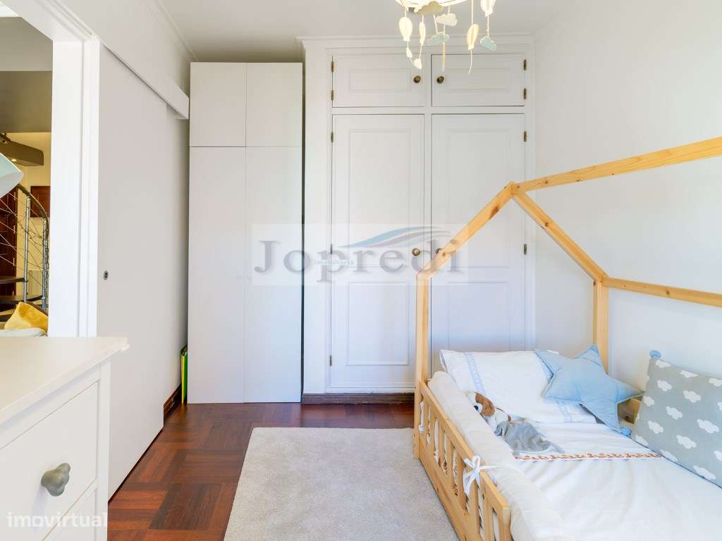 Apartamento T2+1 Duplex com terraço e vista mar-12