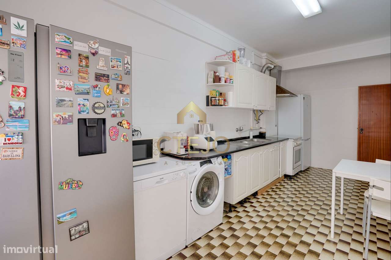 Apartamento T2  com varanda e arrecadação em Vale de Figueira , São Jo-10